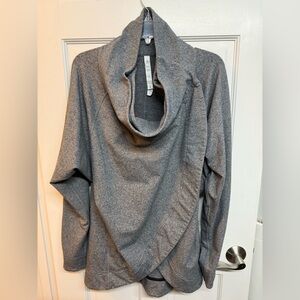 Lululemon Cocoon Wrap - gray - size 6